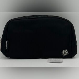 - Lululemon Everywhere belt bag 1L Black